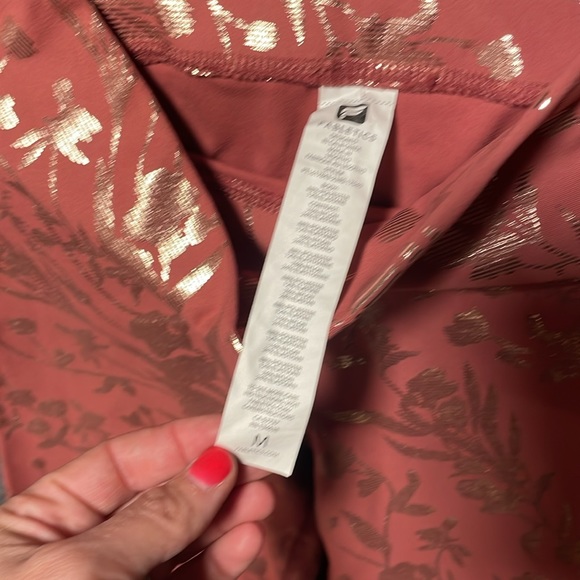 Brand new metallic leggings - Picture 3 of 3